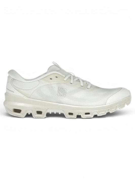 About running Cloudventure 2 LOEWE Eggshell
